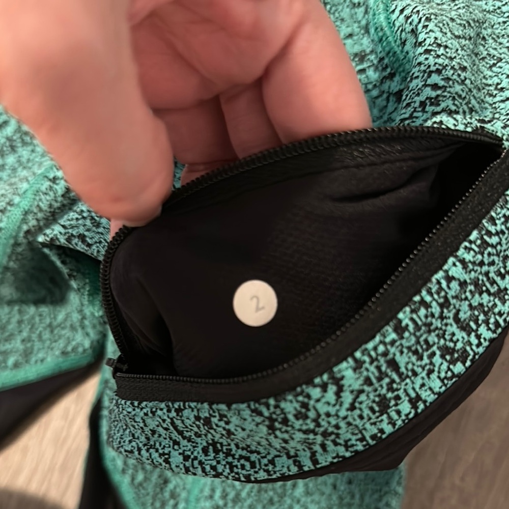 Lululemon Women’s Sz 2 Pace‎ Rival Crop Workout Athletic Yoga Lounge Leggings - Picture 7 of 11